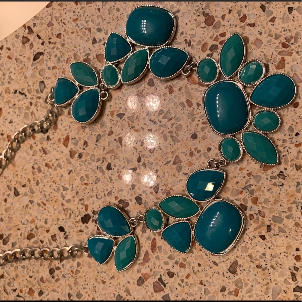 Statement Necklace - Picture 2 of 4